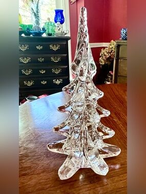 VTG Silvestri 9” Twisted Top Clear Crystal Christmas Tree, 1.12 lbs. Art Glass